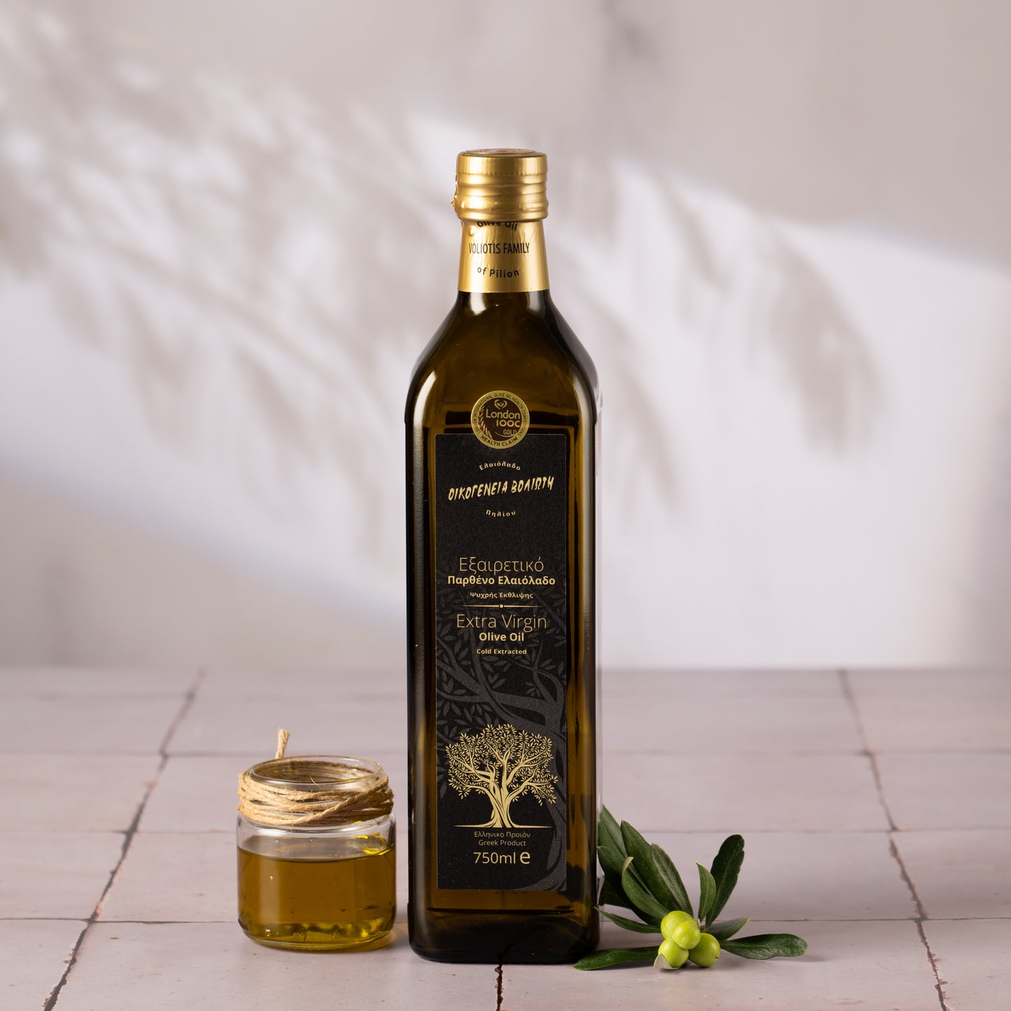 Voliotis Natives Olivenöl Extra 750ml Flasche in edler Box