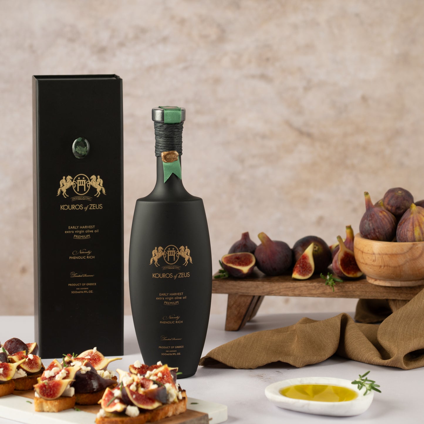 Kouros of Zeus Natives Olivenöl Extra Frühernte Limited Edition 500ml Flasche in Schatulle mit Krokean Stein in edler Box